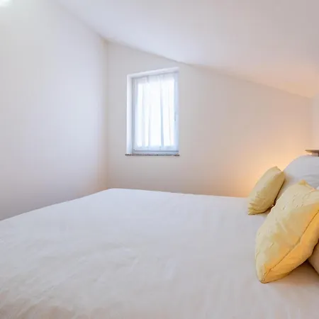 Apartment Sidro
